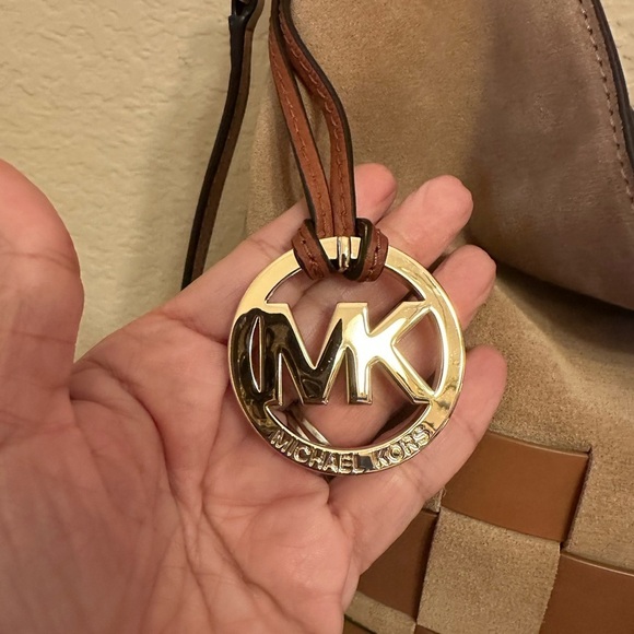 Michael Kors Suede Leather Vivian Hobo Bag - Elegant Woven Design - Picture 12 of 16